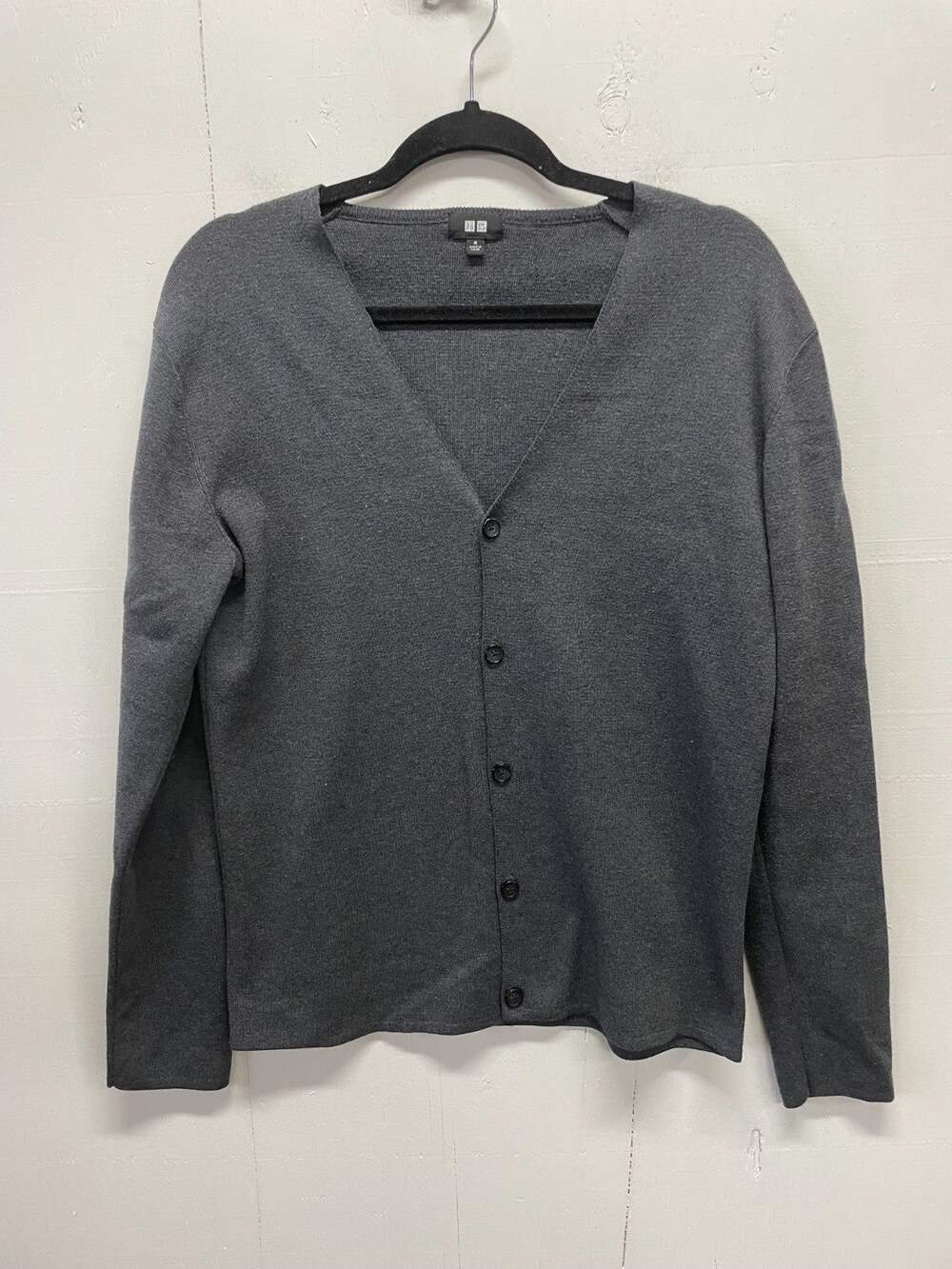 Uniqlo Women's Cardigan Size Medium Long Sleeve V Neck Charcoal Gray